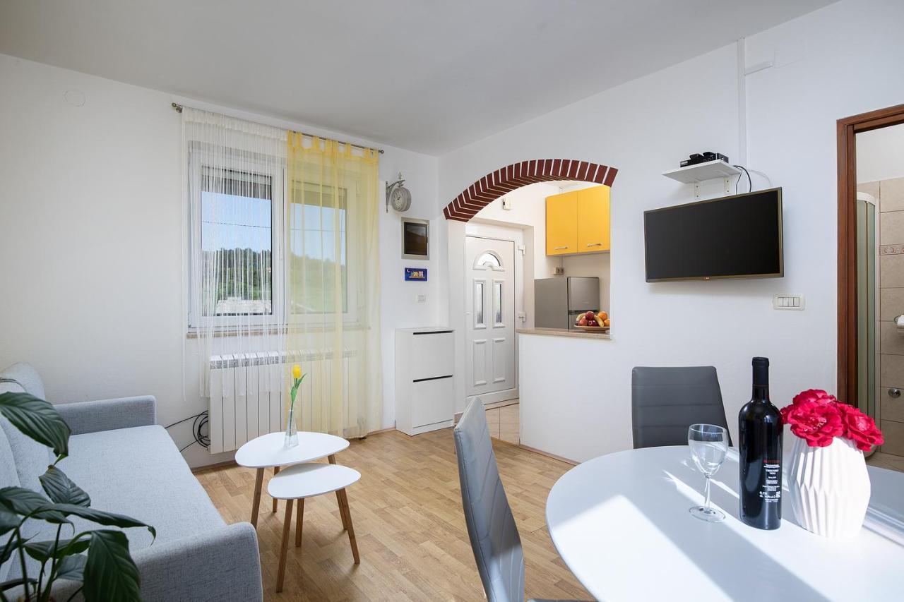 Pula Istria Apartments Eksteriør bilde