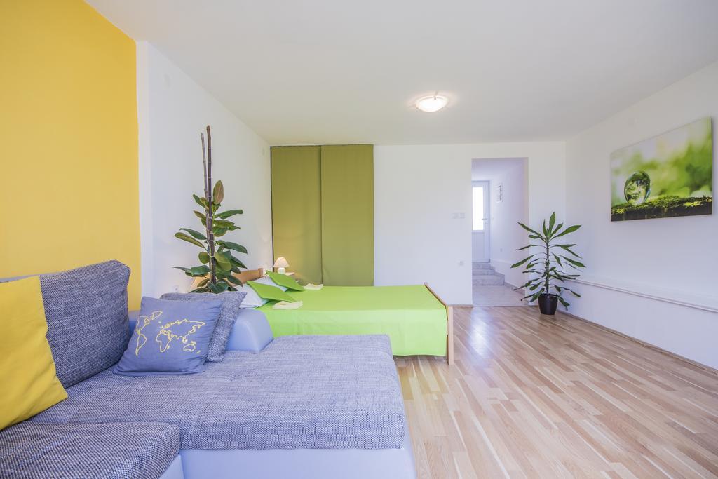 Pula Istria Apartments Eksteriør bilde