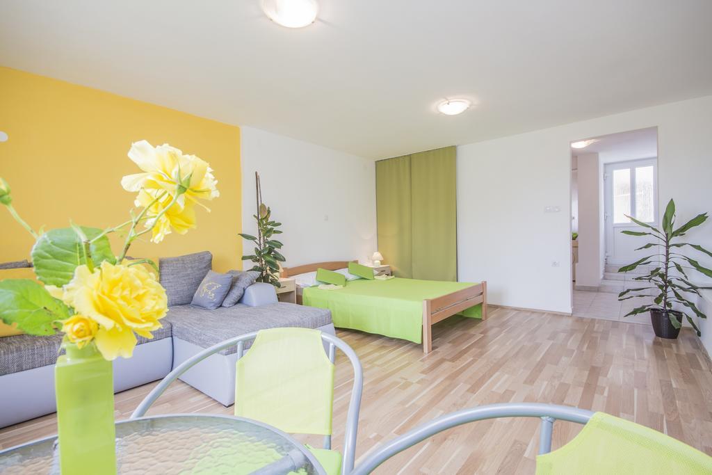 Pula Istria Apartments Eksteriør bilde