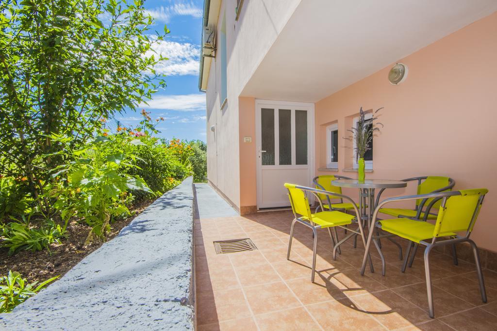 Pula Istria Apartments Eksteriør bilde