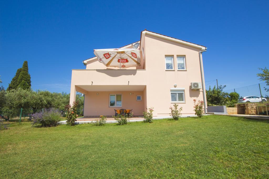 Pula Istria Apartments Eksteriør bilde